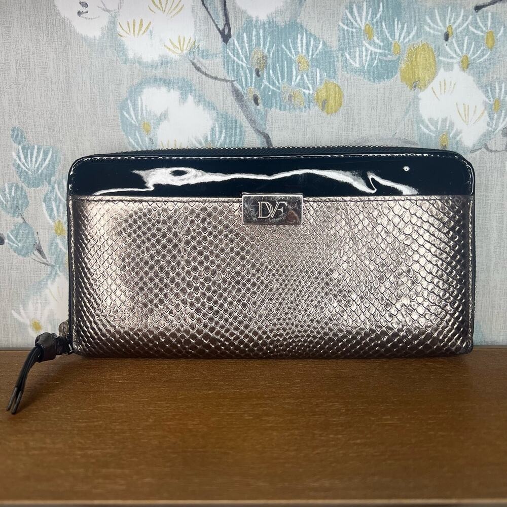 Diane von Furstenberg DVF Metallic Bronze Snake Embossed Zip Around Wallet Black